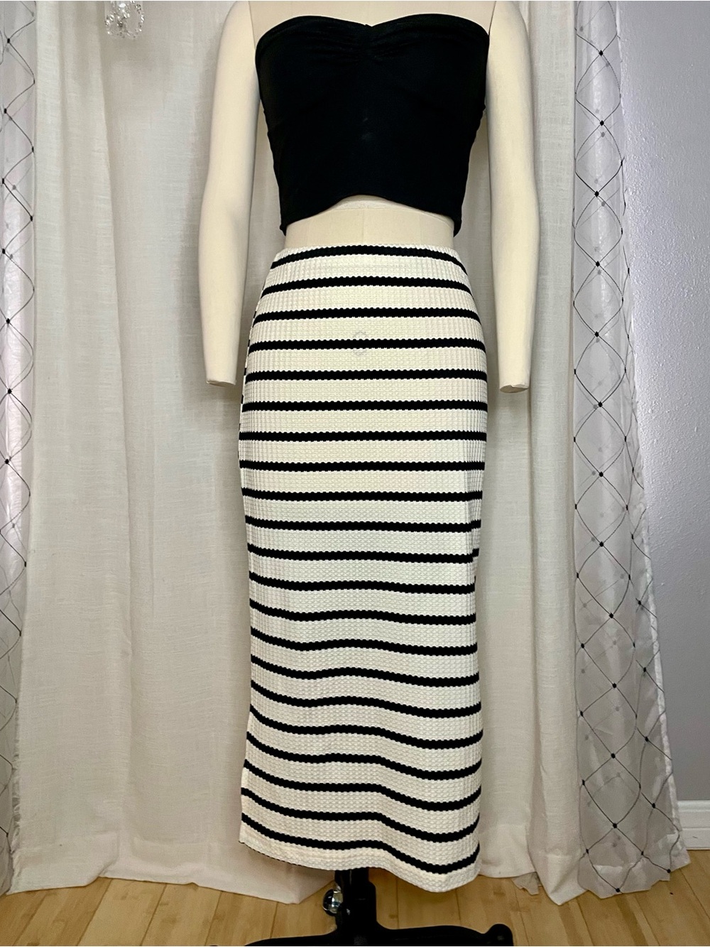 🖤🤍Classic Black & White Striped Maxi Skirt Size S/M